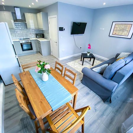 Modern 1-Bedroom Flat, 5 Guest, London - F2 Londres Exterior foto